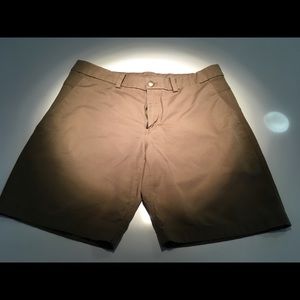 Men’s size 34 Lululemon 9” commission short